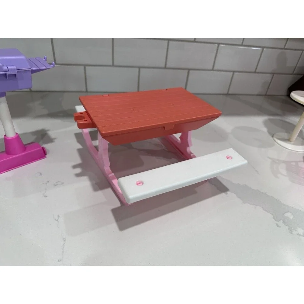Vintage 1991 Barbie BBQ Picnic Playset Grill Table Basketball Mattel Arco